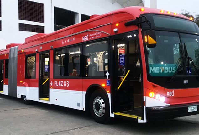 Ministerio de Transportes y Telecomunicaciones presenta primer bus eléctrico articulado: circulará entre Peñalolén y Pudahuel