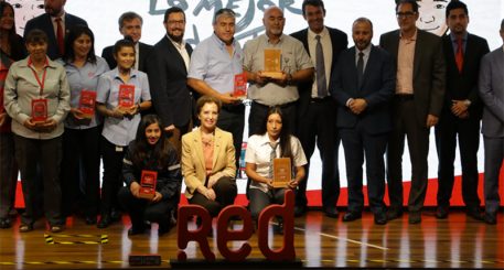 Ministra Gloria Hutt con los mejores conductores y conductoras de Red